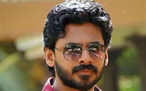 Pandavar Illam Serial Cast, Real Names, Age, Salary, Net Worth, Timing ...