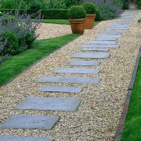 34 Stunning Stepping Stones Pathway Design Ideas - HMDCRTN