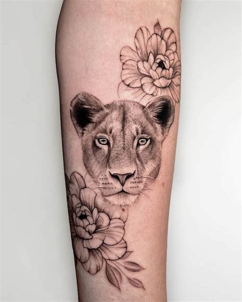 Aggregate more than 73 flowers and lion tattoo - in.coedo.com.vn