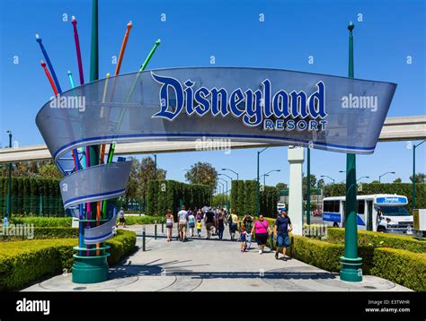 Disneyland Resort - Bank2home.com