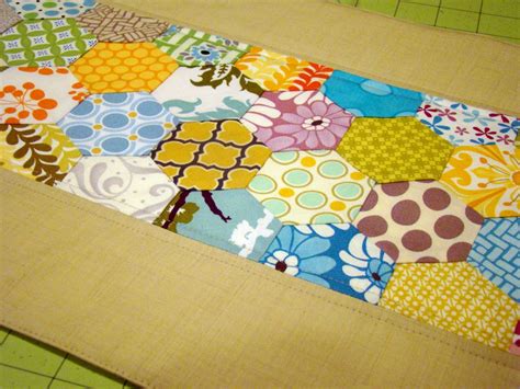 SewCraftyJess: Accuquilt GO! Hexagons: Placemat Tutorial