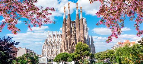 La Sagrada Familia: Guide & Fun Facts | CuddlyNest Travel Blog