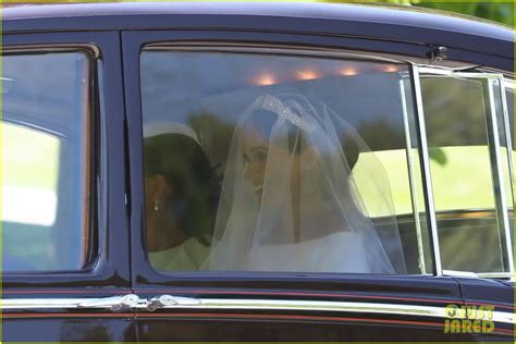 Meghan Markle Stuns in Her Dress at the Royal Wedding!: Photo 4086334 ...