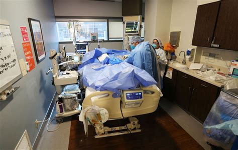 PHOTO GALLERY: Inside the COVID ICU at Bakersfield Memorial Hospital ...