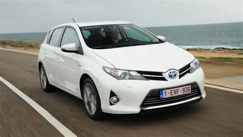 Toyota Auris Hybrid - pictures | Auto Express