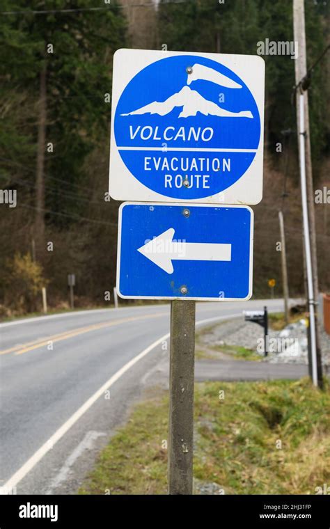 Volcano evacuation route washington hi-res stock photography and images ...