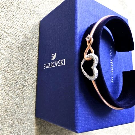 Swarovski Crystal Infinity Heart Bangle Bracelet - Gem