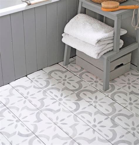 Large Medina Floor Stencil / Nicolette Tabram