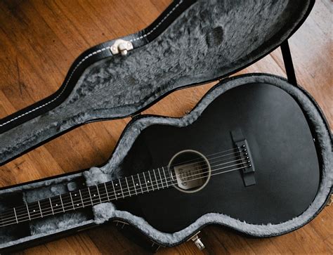 5 Best Acoustic Guitar Cases - Nothing Protects Like These