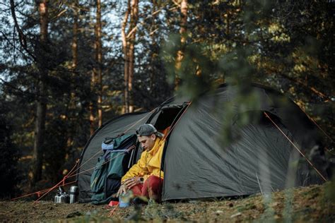 A Beginner's Guide to Hiking and Camping - Wilderness Today