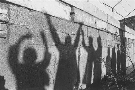 Berlin Wall: Photos From the Birth of a Brutal Cold War Symbol