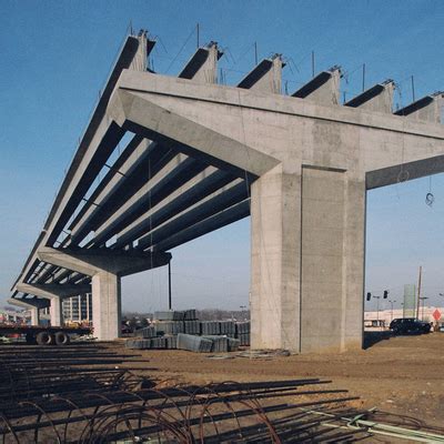 Steel Concrete Precast Segmental Box Girder Bridge Construction