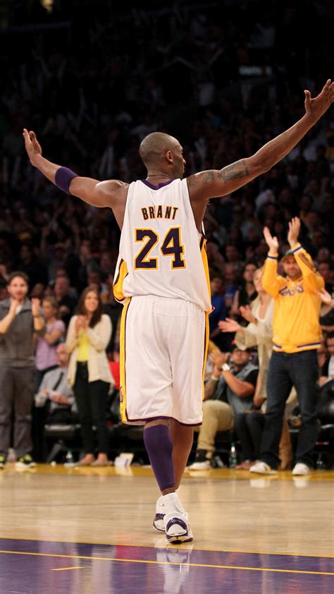 Kobe Bryant iPhone Wallpaper HD - Supportive Guru