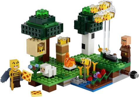 Here's a Look at Some of the First LEGO Minecraft 2021 Sets