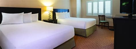 Laughlin Hotel Rooms & Suites - Tropicana Laughlin