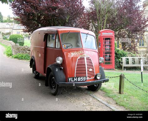 Vintage royal mail vehicles hi-res stock photography and images - Alamy