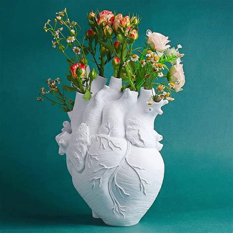 Unveiling Elegance: The Art of Vases in Interior Decor | Build Blogs