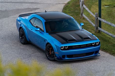 Watch the Dodge Challenger SRT Hellcat Redeye | CarsRadars