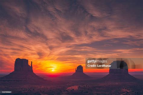 Monument Valley Sunrise High-Res Stock Photo - Getty Images