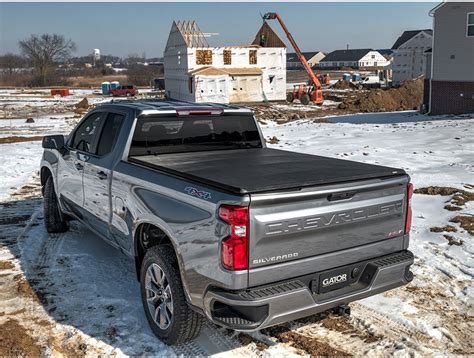 Gator SFX Tri-Fold Soft Folding Tonneau Cover | RealTruck