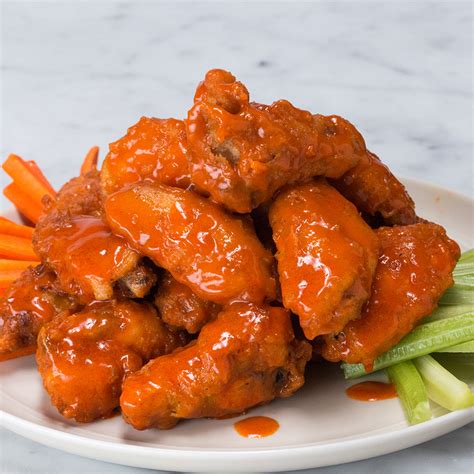 The Best Crispy Buffalo Wings Recipe by Maklano