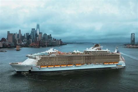 Oasis of the Seas' First NYC Area Cruise Completed