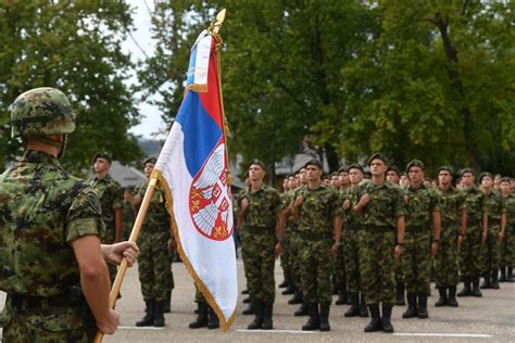 Srbija bi trebalo da ima obavezni vojni rok, kao Švajcarska - Serbinfo.ch