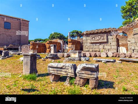 Ancient ruins in Rome Stock Photo - Alamy