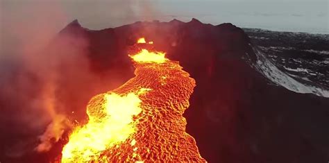 volcanology - What causes lava eruptions (and shutoffs)? - Earth ...