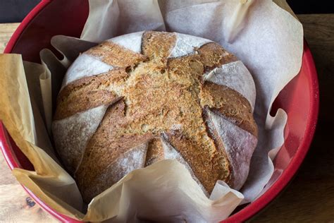 Make this Dutch Oven Italian Rosemary Bread to Share - Bread Experience