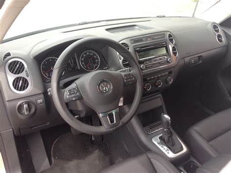 2014 Volkswagen Tiguan SE - Frugal and Minimalist [First Impression ...