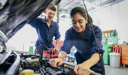 5 Most Important Auto Mechanic Skills | BestColleges