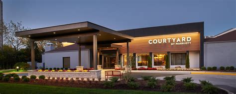 Oakbrook Terrace Hotel Rooms near Chicago | Courtyard Chicago Oakbrook ...