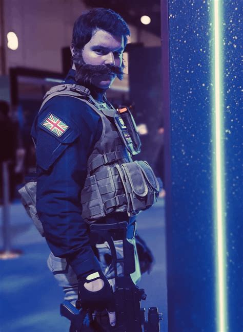 Dressed up as Captain Price for Comic Con! : r/modernwarfare