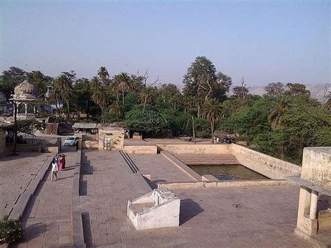 Rajgir Hot Springs: Geotourism to a Beautiful and Therapeutic Oasis ...