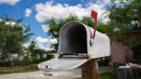 Mailbox Flag - Meaning & How It Works? - threaller