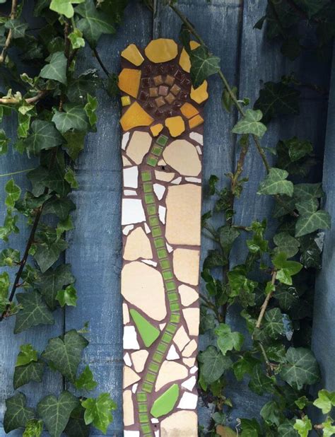 47 Best DIY Garden Mosaic Ideas (Designs and Decorations) for 2021