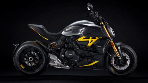 Absolutely drool worthy - The 2022 Ducati Diavel 1260 S “Black and ...