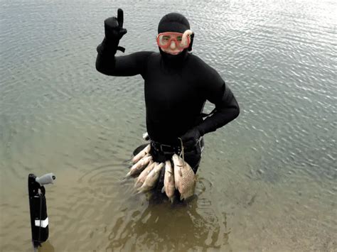 32 Must-Know Spearfishing Tips (For Beginners to Advanced)