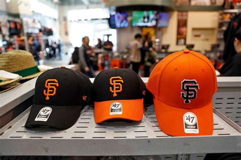 Buying, returning Giants gear to get easier after merchandising deal