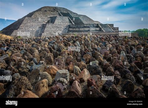 The Pyramid of the Moon is the second largest pyramid in modern-day San ...