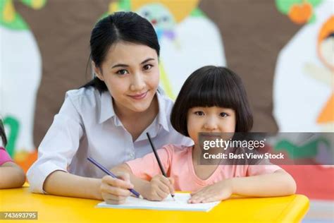 89 School Kids Working Together Class Cartoon Stock Photos, High-Res ...