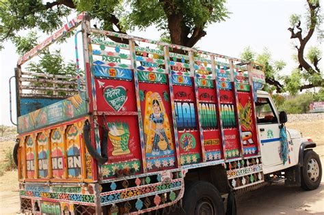 Delhi Magic: Truck art in India - I love it :)