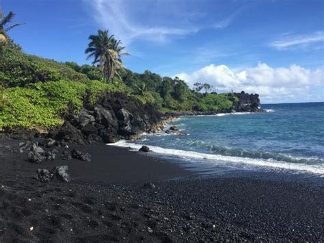 Punalu’u Black Sand Beach Park at Big Island, Hawaii - Hawaii on a Map