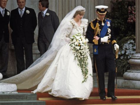 Princess Diana’s wedding dress designer reveals never-before-seen ...