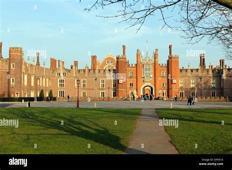 Henry VIII Tudor Palace at Hampton Court, celebrates 500th anniversary ...