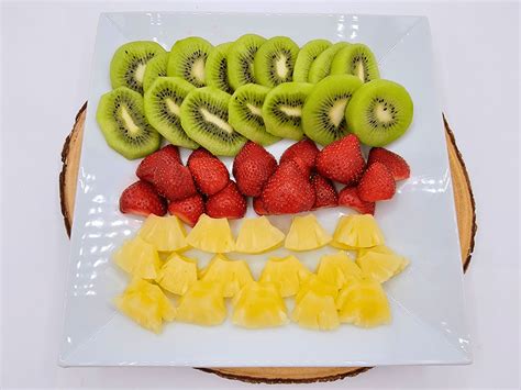 Christmas Fruit Skewers - Pink Ninja Blog