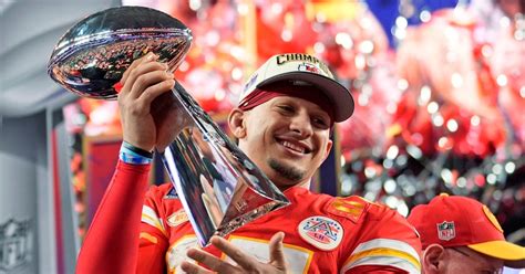 Pat Mahomes, Travis Kelce lead Chiefs to Super Bowl win