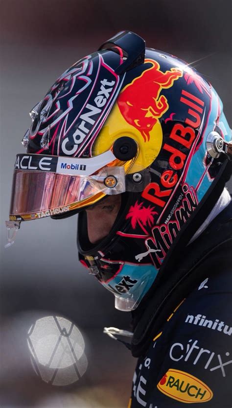 Max Verstappen 👑 | Red bull racing, Racing helmets, F1 racing