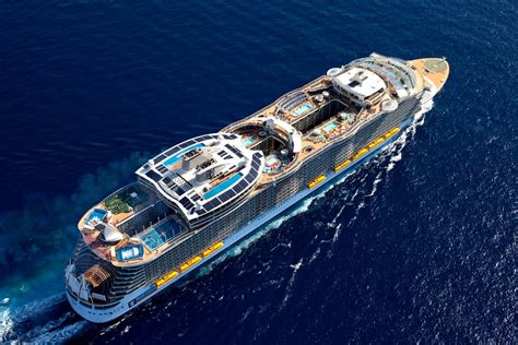 m/v Oasis Of The Seas ~ Mighty-Ships.com